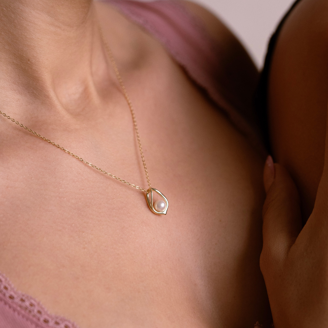 Pearl Pendant Necklace